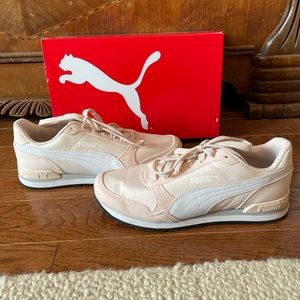 Puma Sneakers